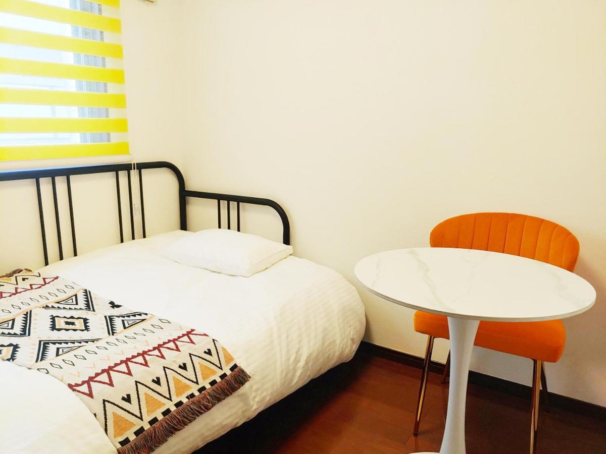 メゾンドオーク 新大久保 Apartment Tokio Exterior foto